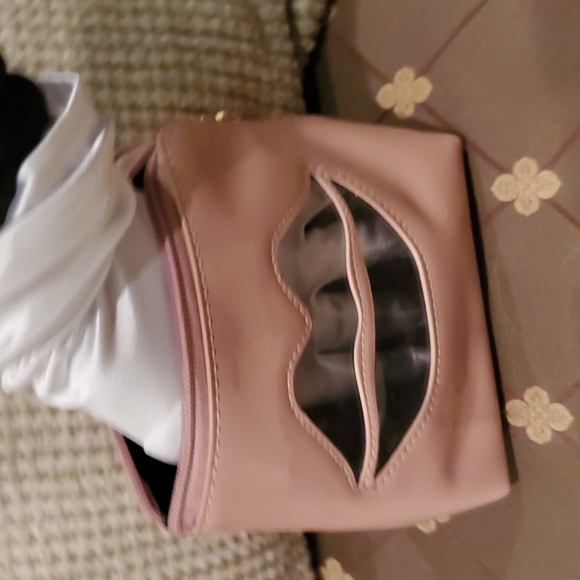 Lips Makeup Bag - Picture 9 of 9